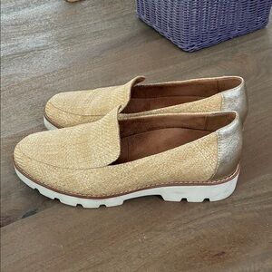 Vionic Tan and Gold Loafers